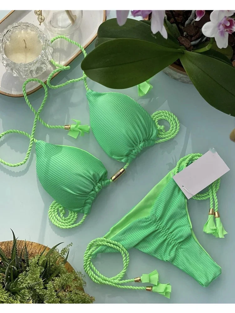 Biquíni de Cordas em Cores Vibrantes
