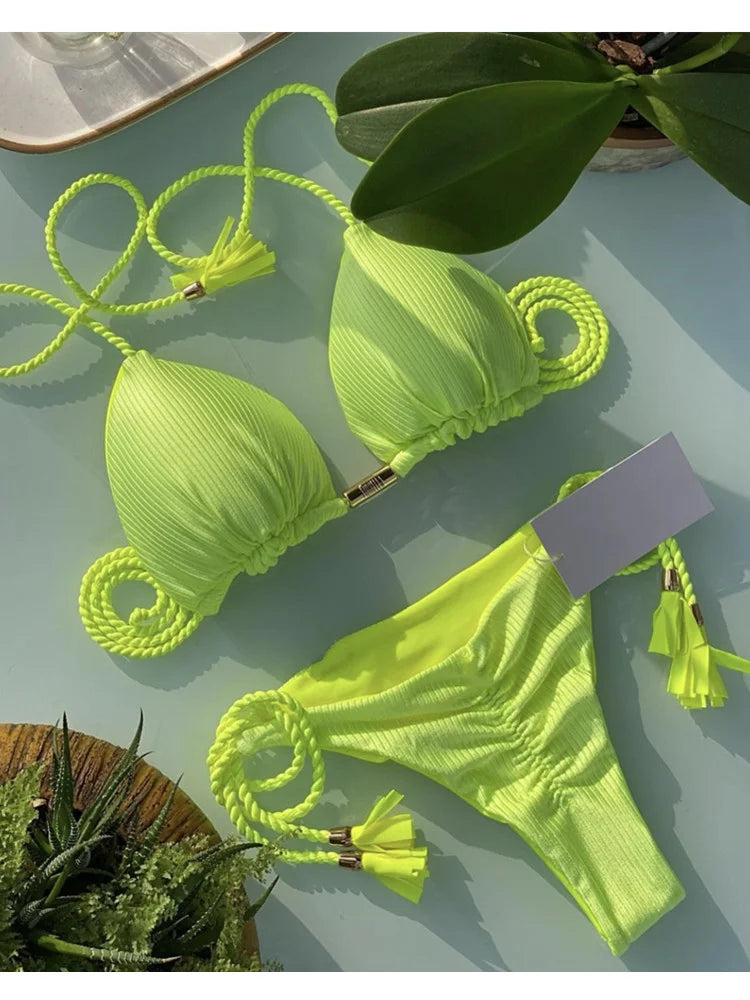 Biquíni de Cordas em Cores Vibrantes