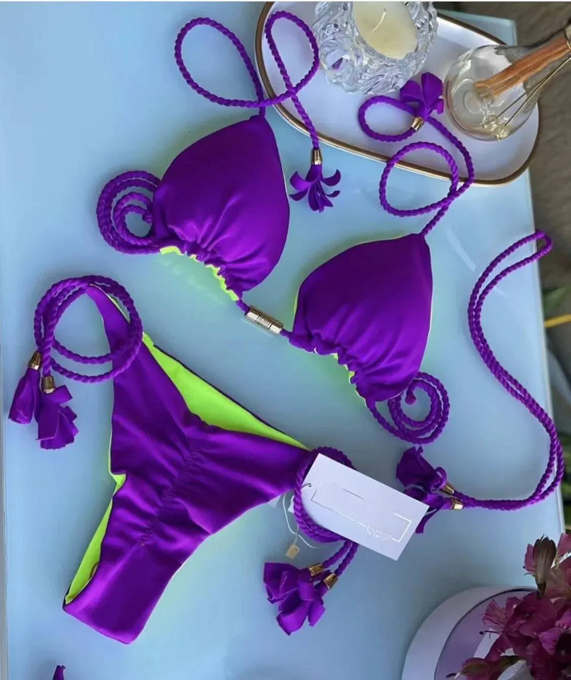 Biquíni de Cordas em Cores Vibrantes